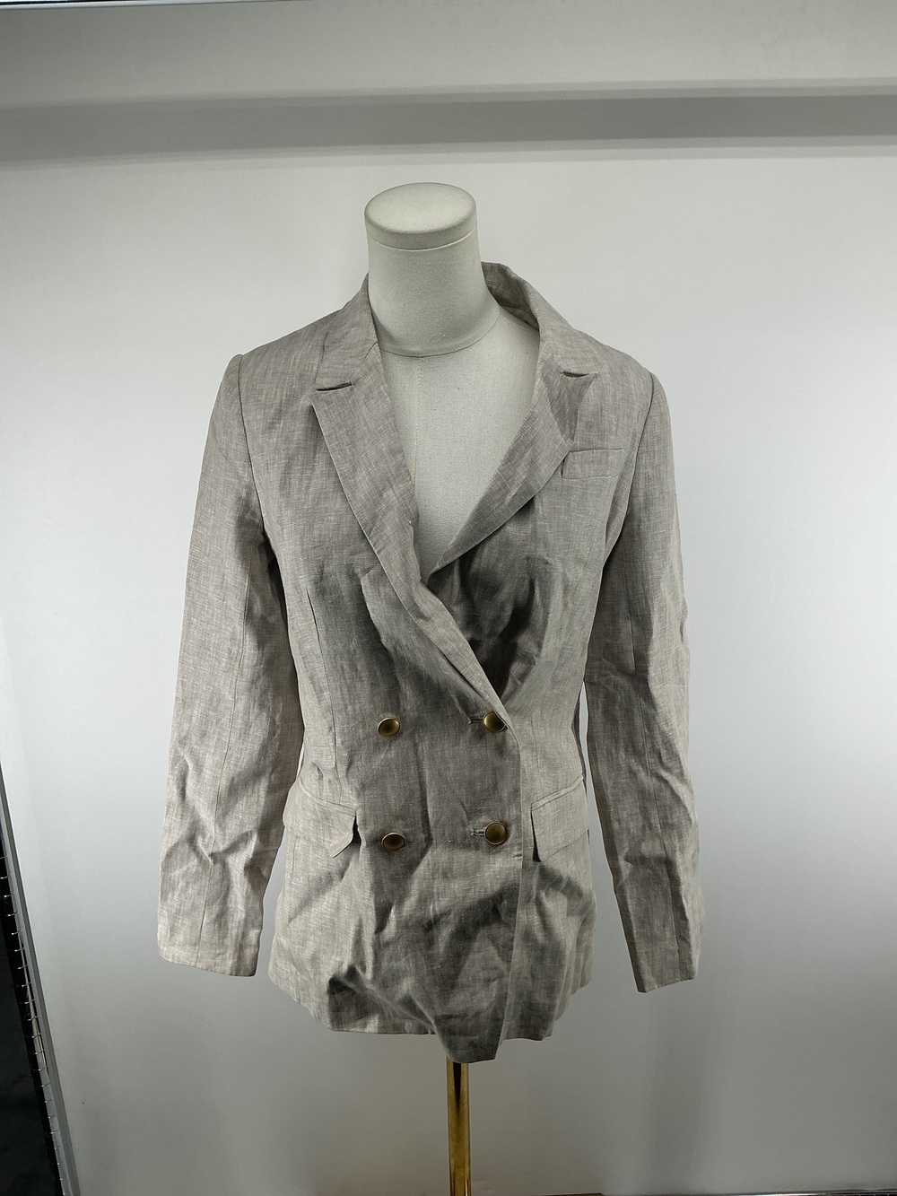 100% European Linen Relaxed Double-Breasted Blazer